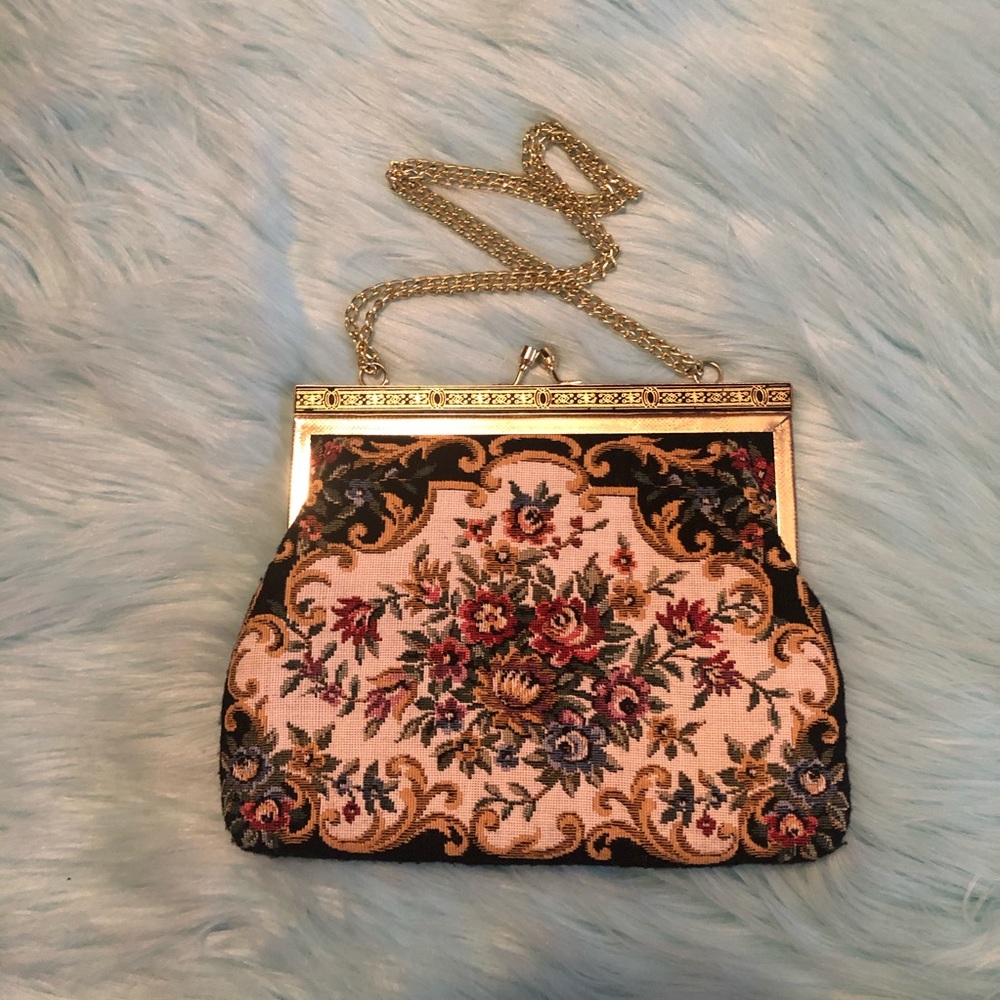 VTG Embroidered Purse 👜